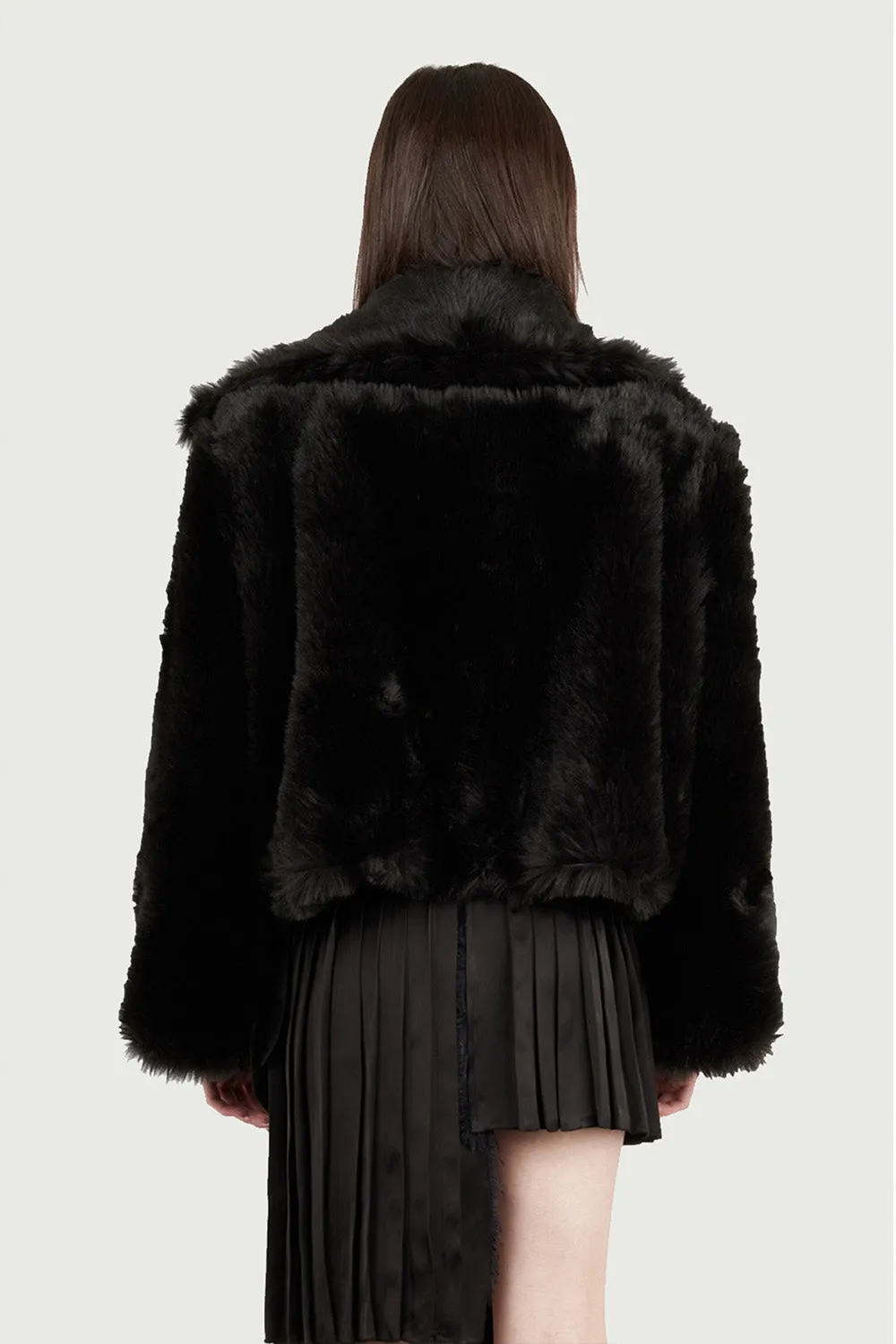 Jeanne Friot manteau fausse fourrure noire courte
