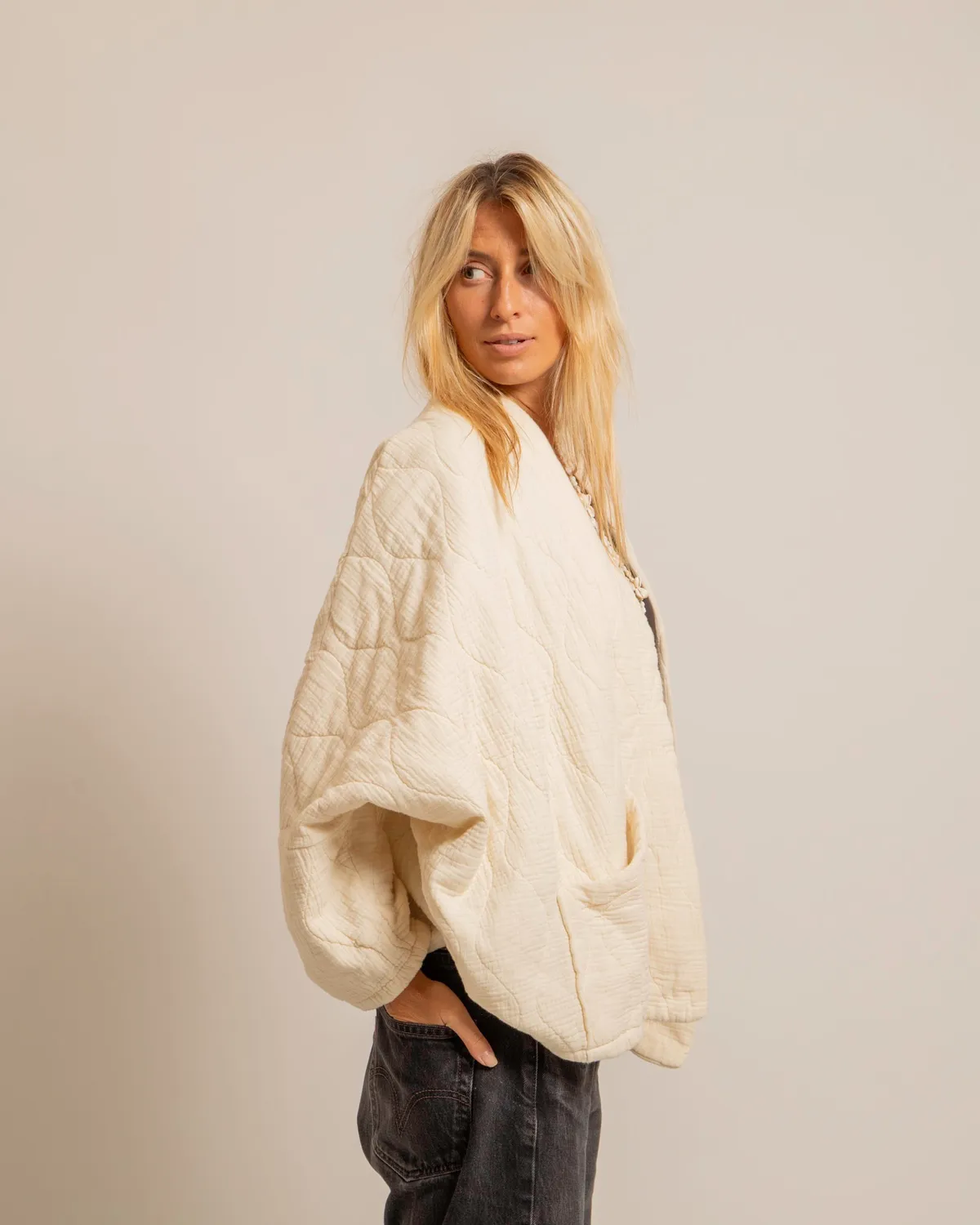 AOKYANOS Chicago veste kimono crème matelassé