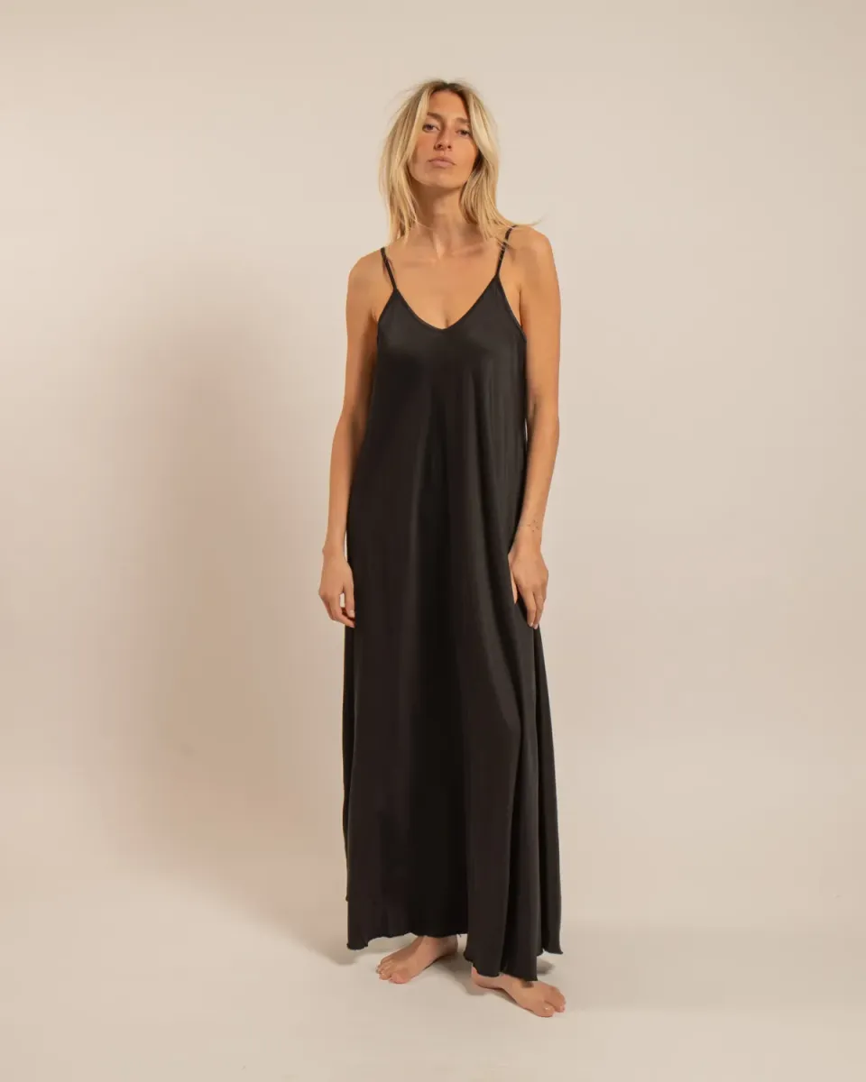 AOKYANOS Buffalo Noir robe longue satinée