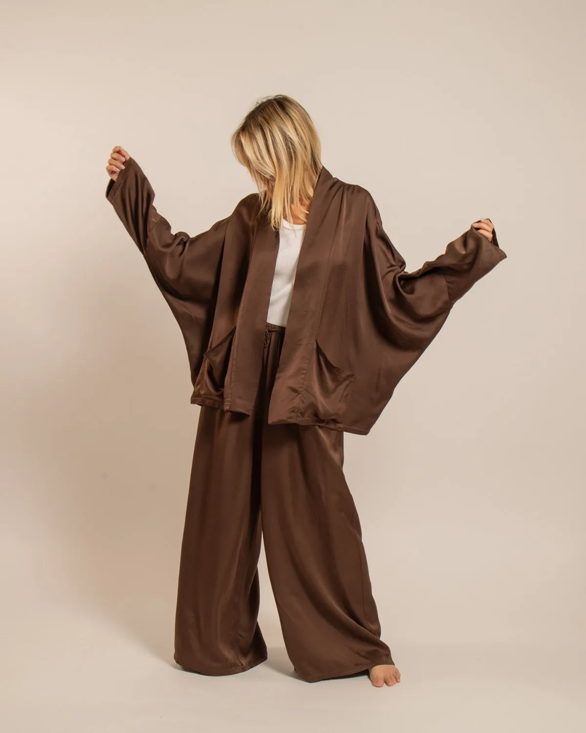 AOKYANOS Chicago kimono chocolat viscose satinée