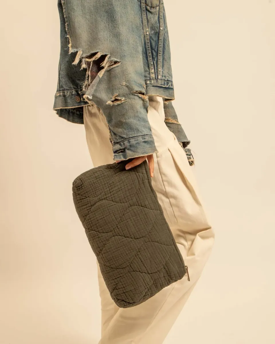 Aokyanos Orlando pochette kaki viscose 34 cm