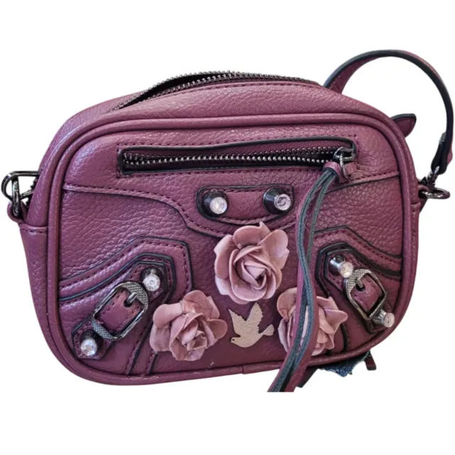 La Fée Bidule Pin Up sac cuir violet roses soirée