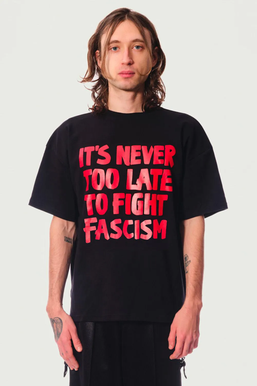 JEANNE FRIOT Fight Tee tee-shirt oversize noir slogan