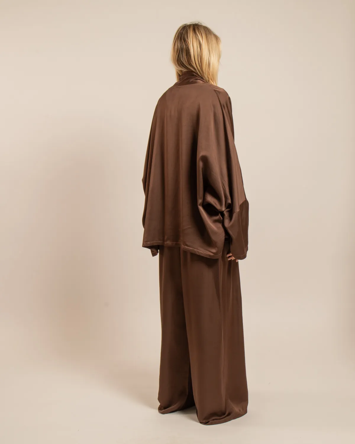 AOKYANOS Chicago kimono chocolat viscose satinée