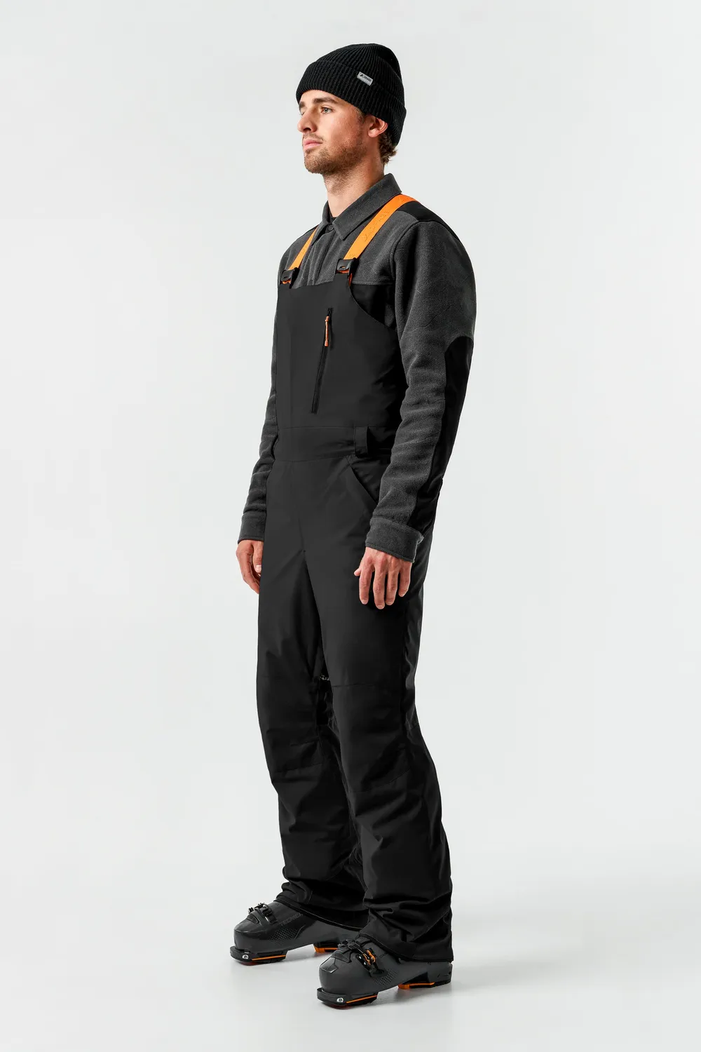 Orage Leeds salopette ski noire homme isolée