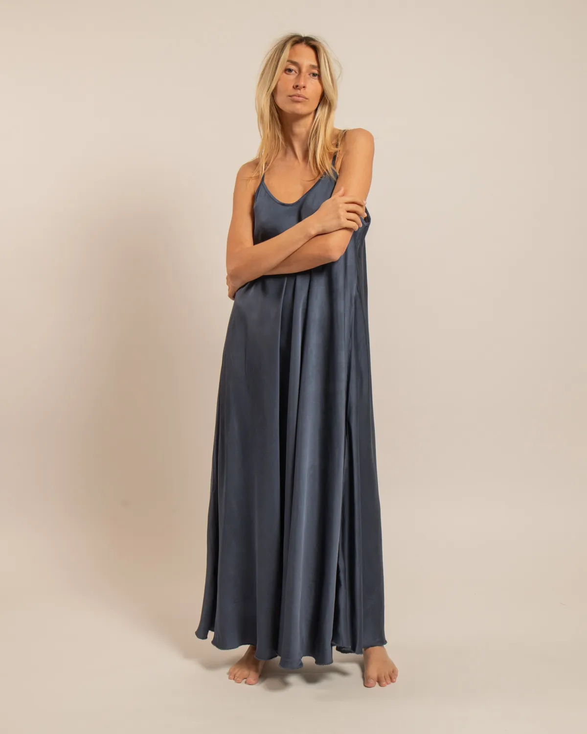AOKYANOS Buffalo Nuit robe longue satinée