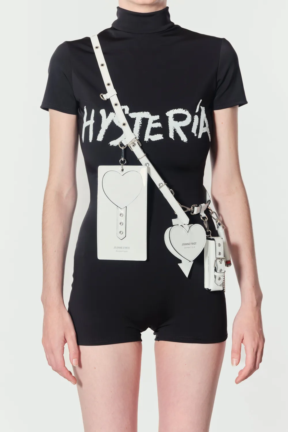 Jeanne Friot Love coque iPhone cuir noir cloutée