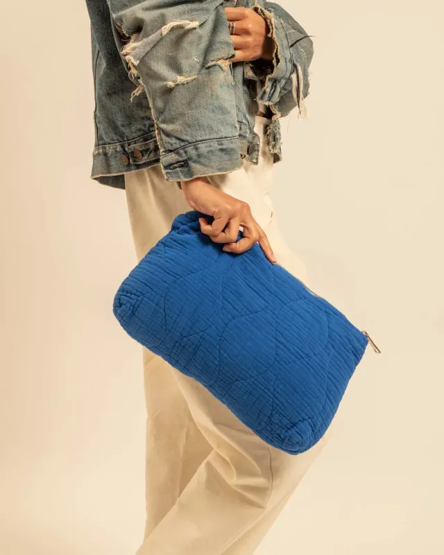 AOKYANOS Orlando Bleu pochette matelassée bleue