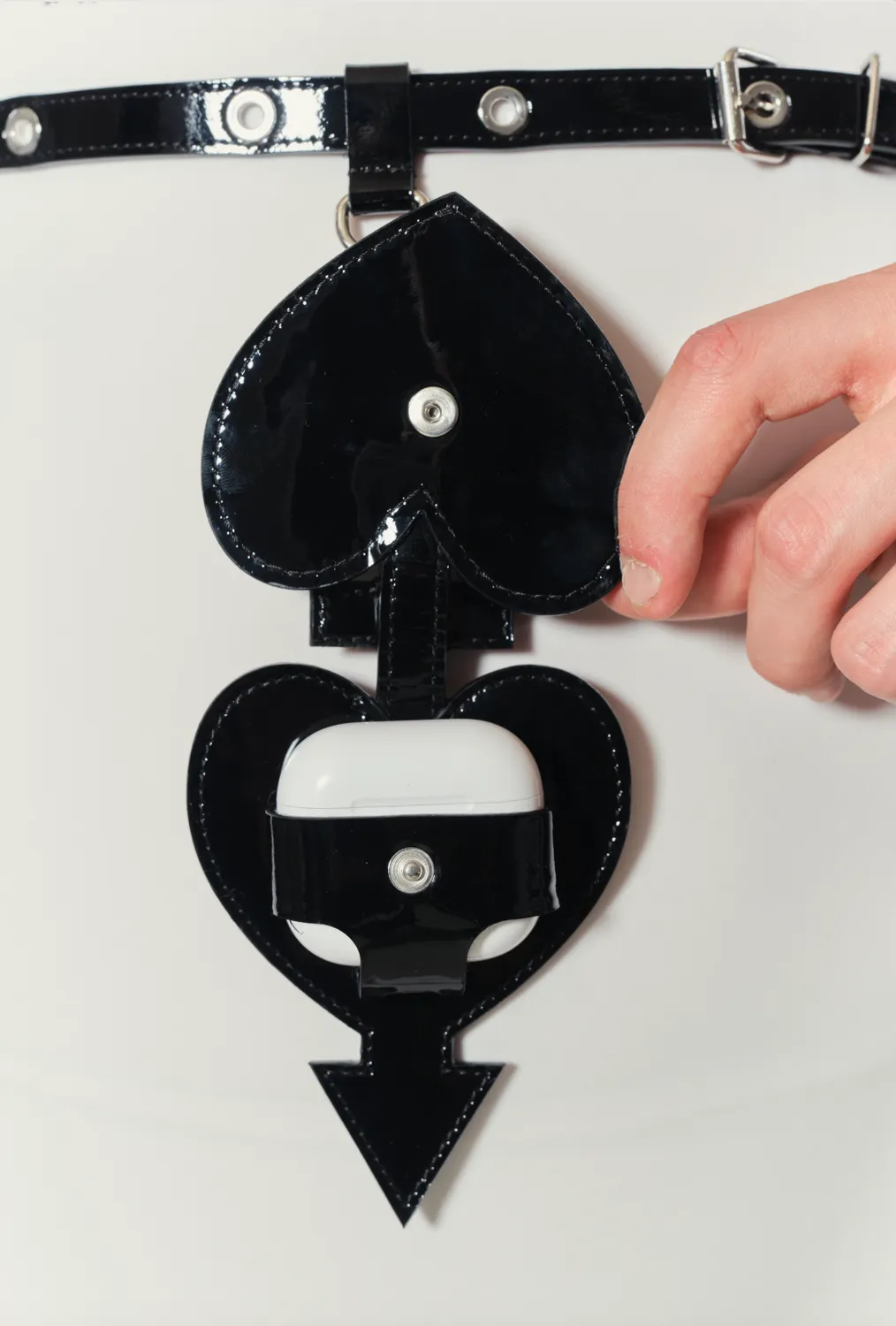 JEANNE FRIOT Heart AirPods Case étui cuir noir