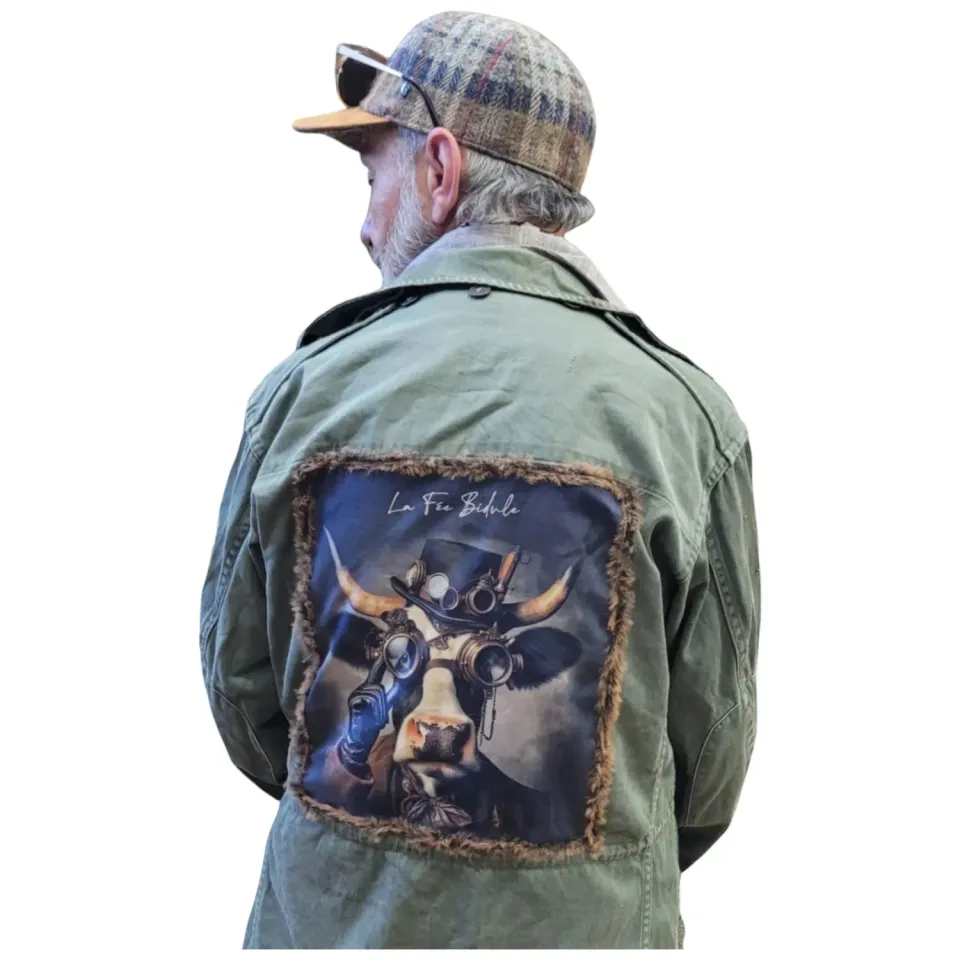 La Fée Bidule Lavallière veste militaire vache steampunk
