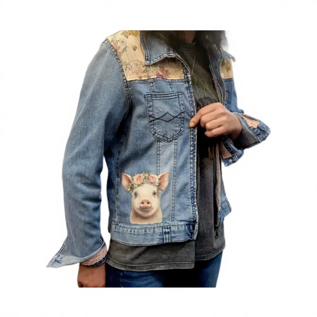 La Fée Bidule Piggy veste jean customisée cochon fleurs