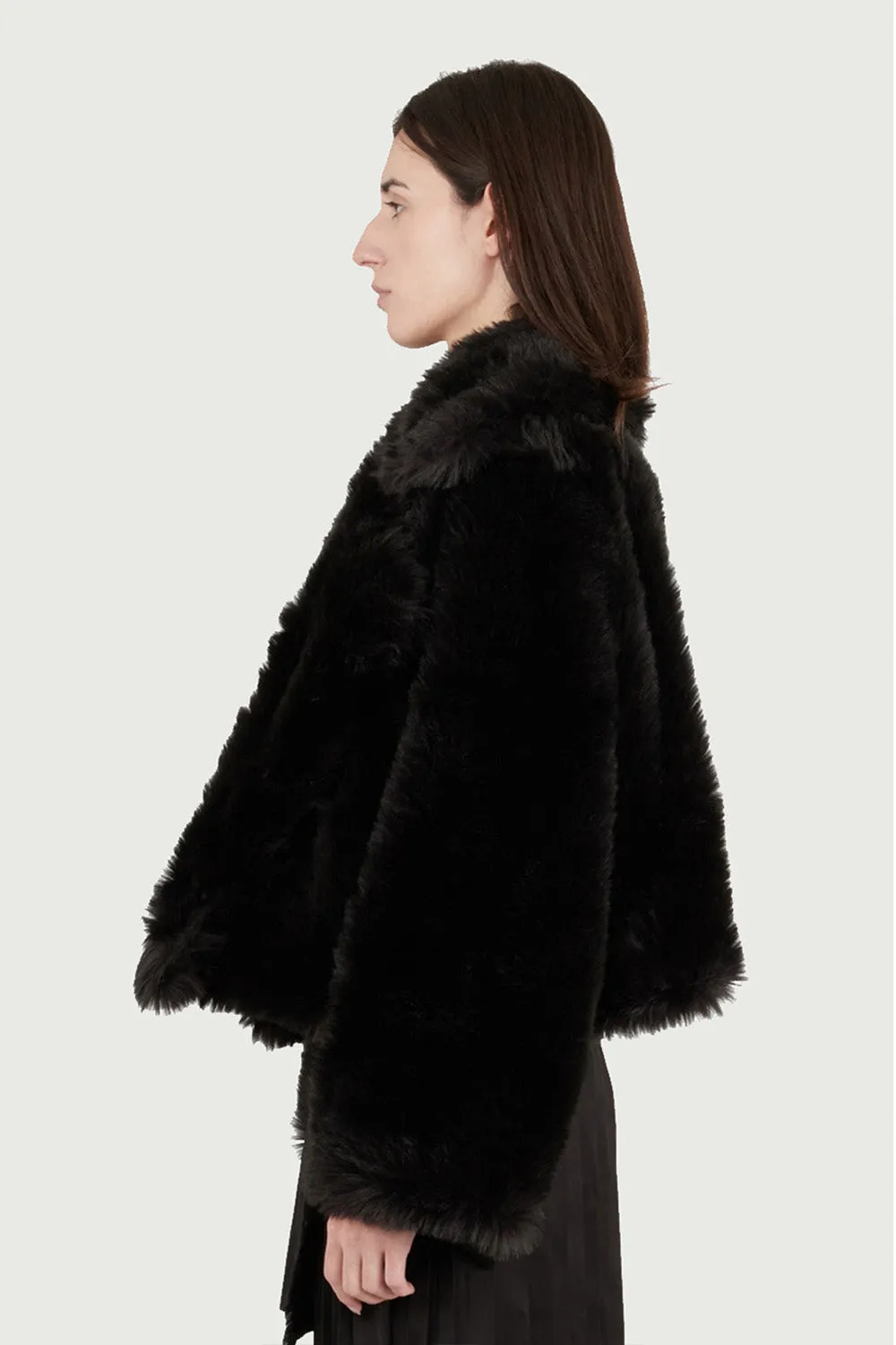 Jeanne Friot manteau fausse fourrure noire courte