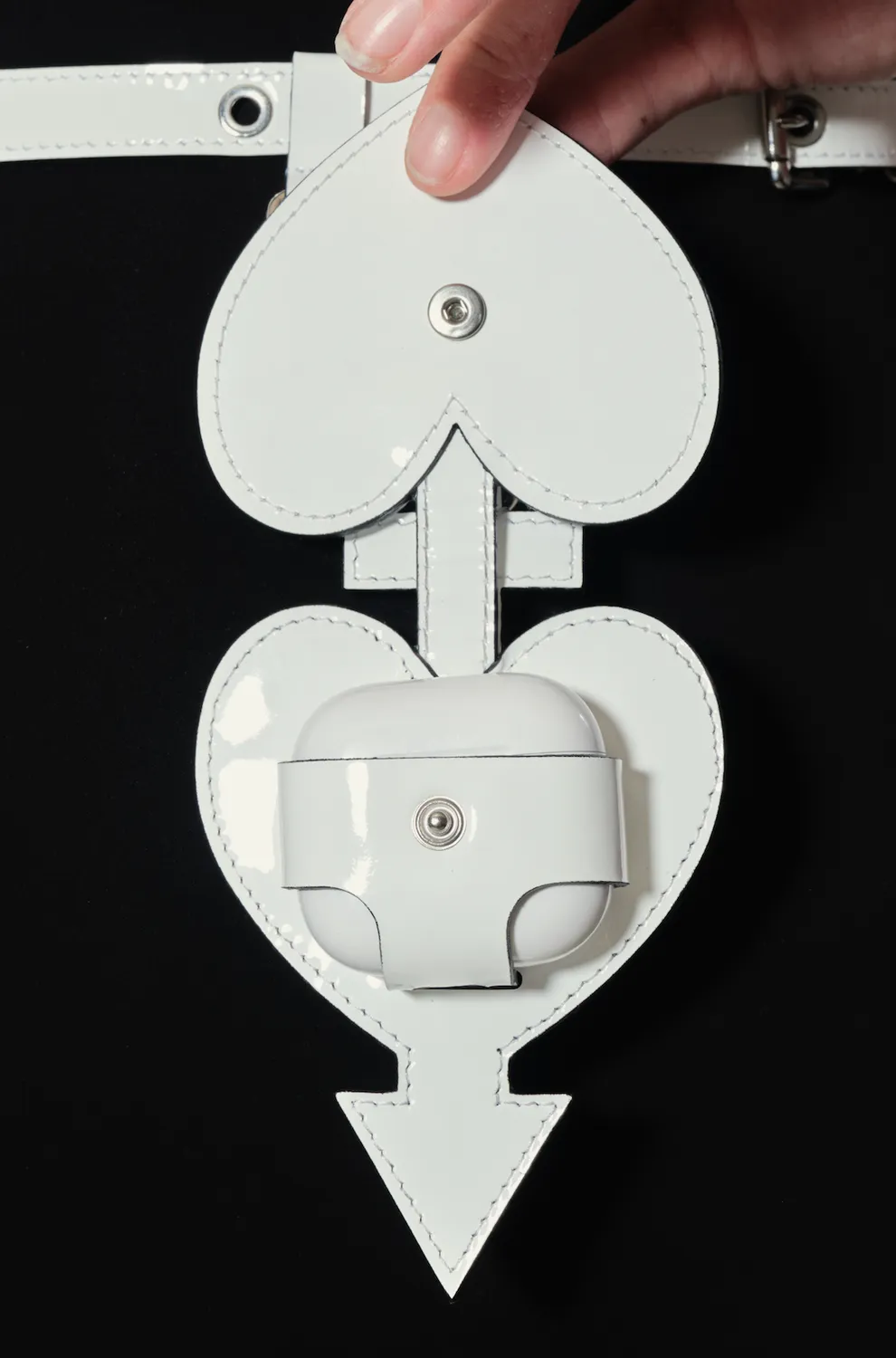 JEANNE FRIOT Heart AirPods Case étui cuir noir