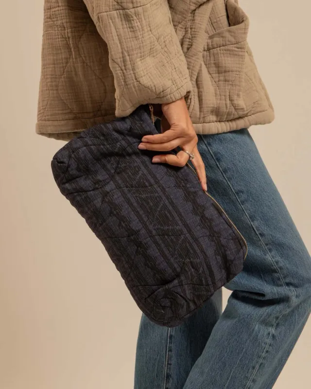 AOKYANOS Orlando Cibola Navy pochette matelassée