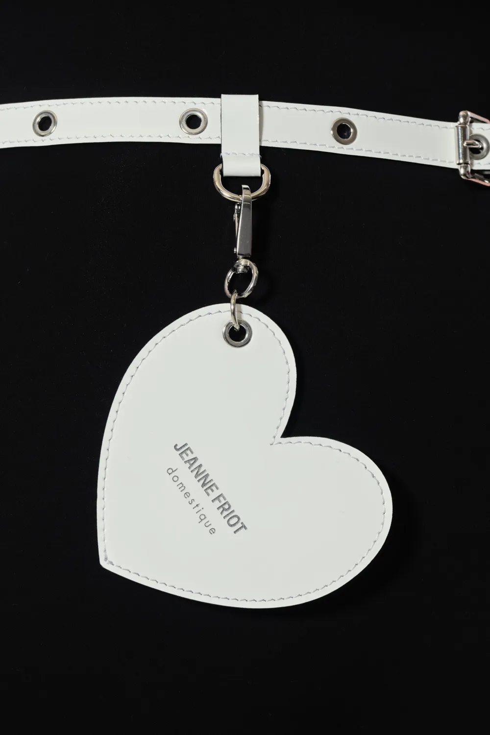 Jeanne Friot Heart Charm Medium porte-clés noir cuir vernis